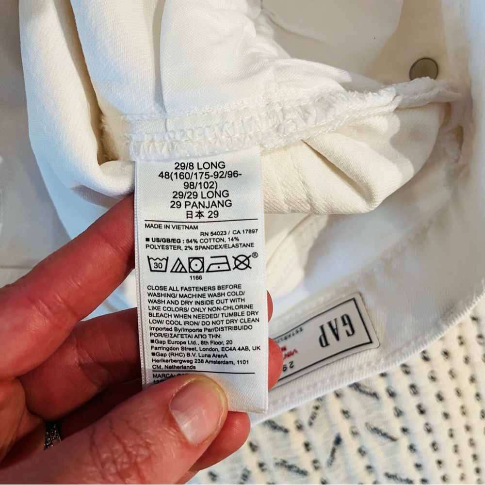Gap Vintage Slim Mid Rise White Distressed Jeans, Size 29 / 8 Long - Picture 4 of 10